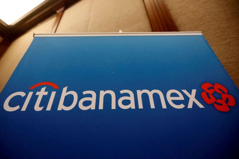 &copy; Reuters. FILE PHOTO: A logo of Citibanamex is pictured in Mexico City, Mexico, February 22, 2018. REUTERS/Edgard Garrido/File Photo