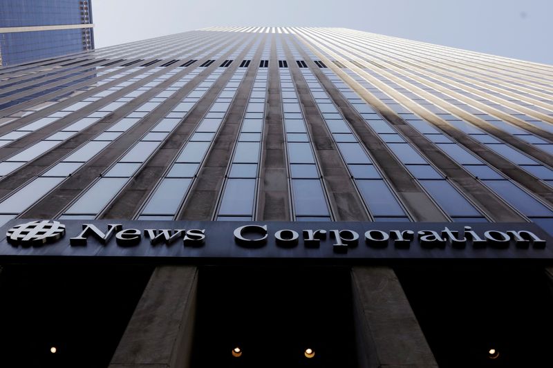 © Reuters. FILE PHOTO: The News Corporation logo is displayed on the side of a building in midtown Manhattan in New York, U.S., February 27, 2018.  REUTERS/Lucas Jackson/File Photo