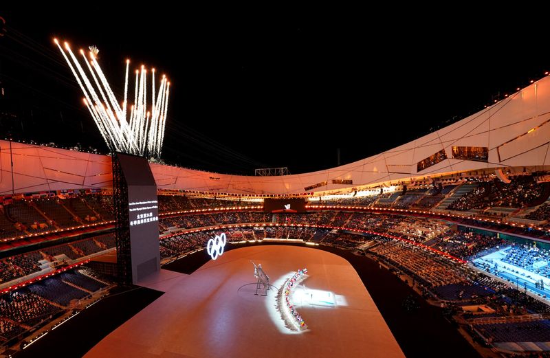 © Reuters. 2022 Beijing Olympics - Opening Ceremony - National Stadium, Beijing, China - February 4, 2022. General view of fireworks during the opening ceremony. REUTERS/Pawel Kopczynski