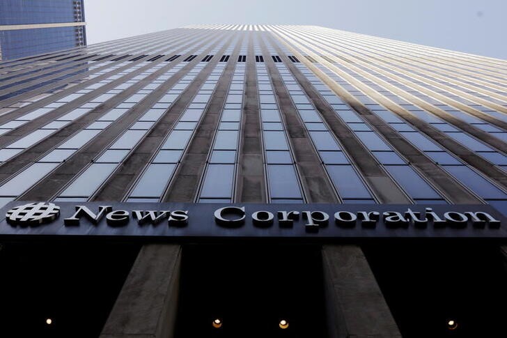 &copy; Reuters. Foto de archivo del logo de The News Corporation en Manhattan 
Feb 27, 2018.  REUTERS/Lucas Jackson/ 
