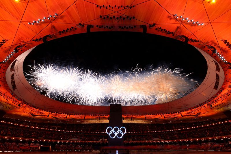 &copy; Reuters. Juegos Olímpicos de Pekín 2022 - Ceremonia de apertura - Estadio Nacional, Pekín, China - 4 de febrero de 2022. Vista general de los fuegos artificiales durante la ceremonia de apertura. REUTERS/Marko Djurica  