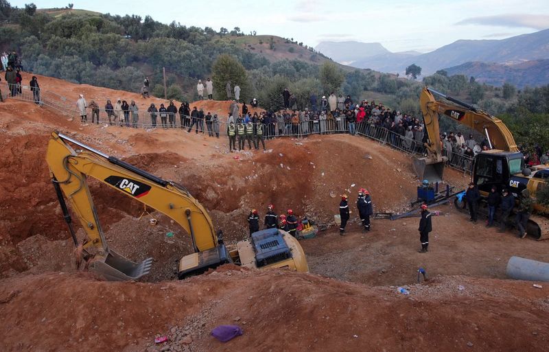 Moroccan rescuers get closer to child trapped in well