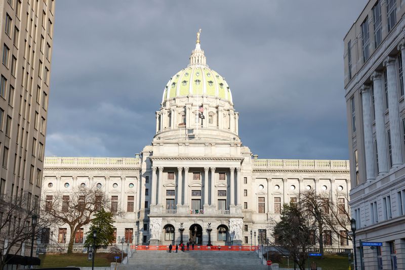 &copy; Reuters. FILE PHOTO: A general view of the Pennsylvania State Capitol, in Harrisburg, Pennsylvania, U.S., January 17, 2021. REUTERS/Rachel Wisniewski