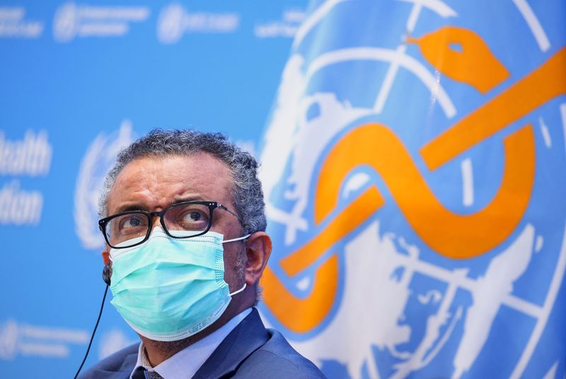 &copy; Reuters.   ２月５日、世界保健機関（ＷＨＯ）のテドロス事務局長（写真）は、中国の李克強首相と会談し、新型コロナウイルスの起源解明における協力の強化について協議した。ジュネーブで２０