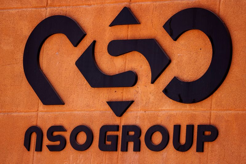 &copy; Reuters. FILE PHOTO: The logo of Israeli cyber firm NSO Group is seen at one of its branches in the Arava Desert, southern Israel July 22, 2021. REUTERS/Amir Cohen