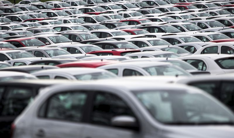 © Reuters. Pátio de Veículos da Volkswagen em Taubaté (SP)
30/03/2015
REUTERS/Roosevelt Cassio