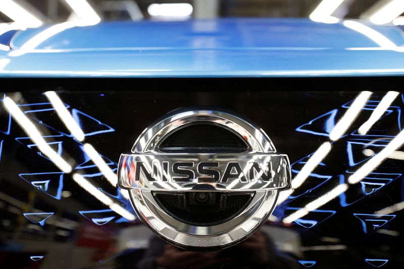 © Reuters. FILE PHOTO: The logo of Nissan is seen on a car ahead of a news conference at Nissan's Sunderland plant in Sunderland, Britain, July 1, 2021. REUTERS/Phil Noble