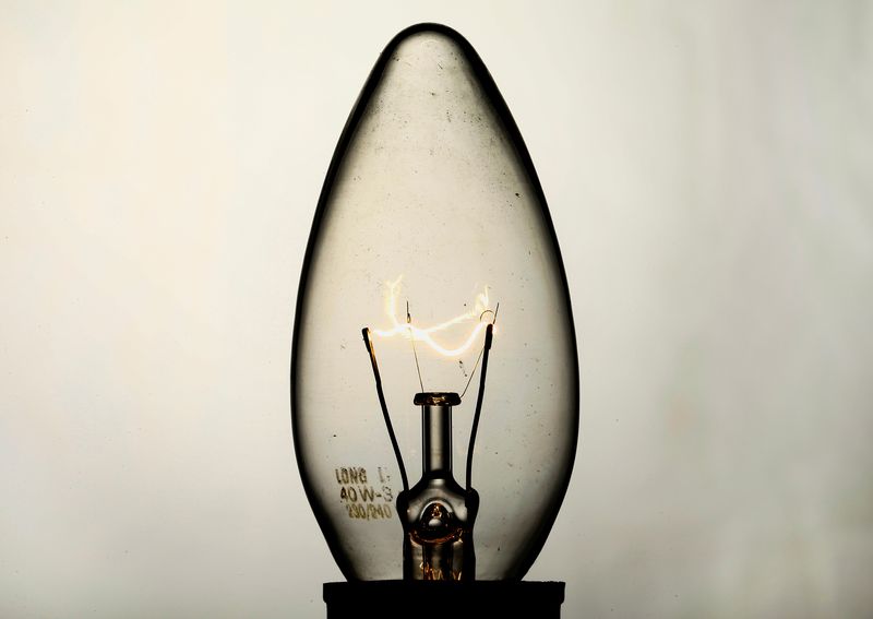 &copy; Reuters. FILE PHOTO: Illustration picture of the filament of an incandescent light bulb shot August 7, 2017. REUTERS/Denis Balibouse