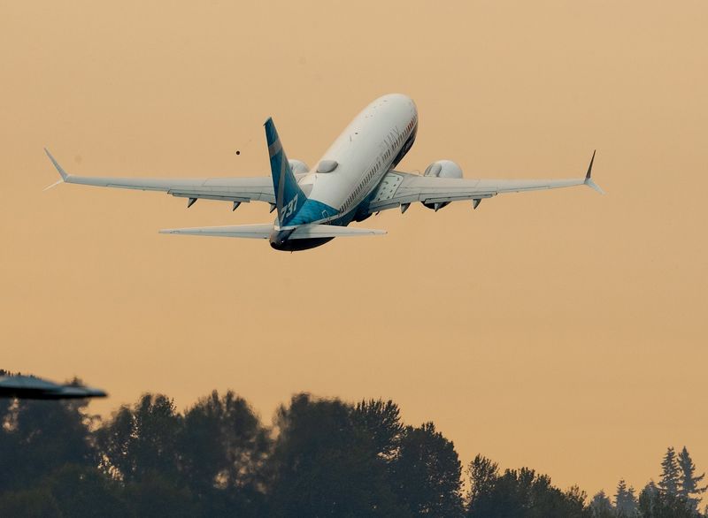 &copy; Reuters. FILE PHOTO: Boeing 737 MAX aircraft on takeoff of an evaluation flight from Boeing Field in Seattle, Washington, U.S. September 30, 2020. Mike Siegel/Pool via REUTERS./File Photo