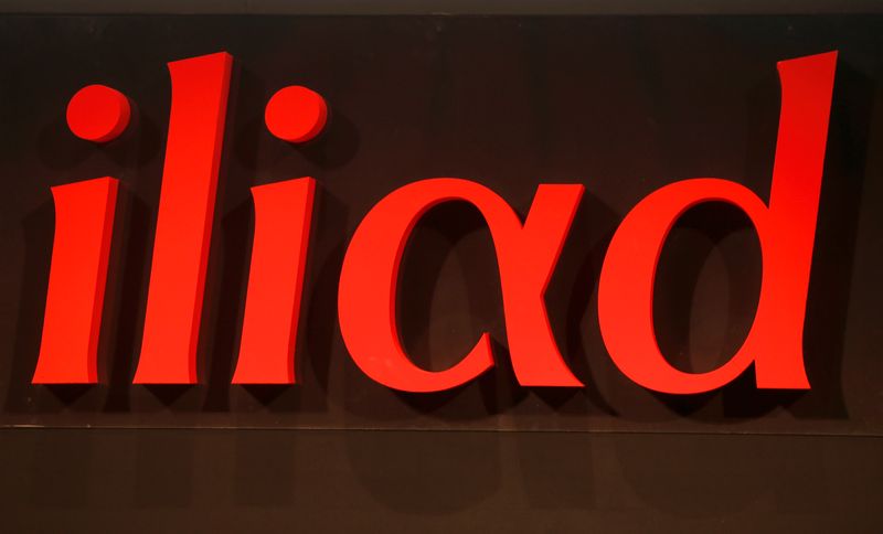 &copy; Reuters. Iliad a présenté la semaine dernière une offre pour les activités italiennes de Vodafone, rapporte lundi l'agence Bloomberg qui cite des sources proches du dossier. /Photo d'archives/REUTERS/Charles Platiau