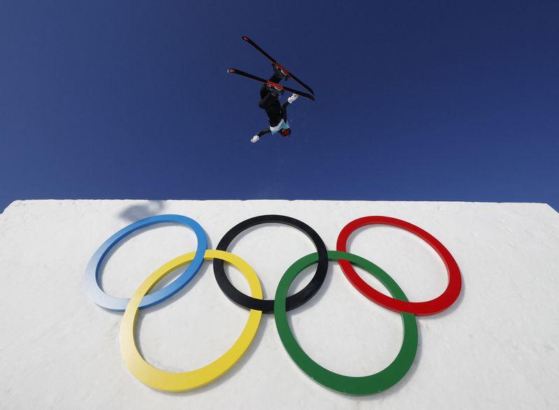 &copy; Reuters. 　北京冬季五輪は８日、フリースタイルスキーの女子ビッグエア決勝を行い、谷愛凌（中国）が初代女王に輝いた（２０２２年　ロイター）