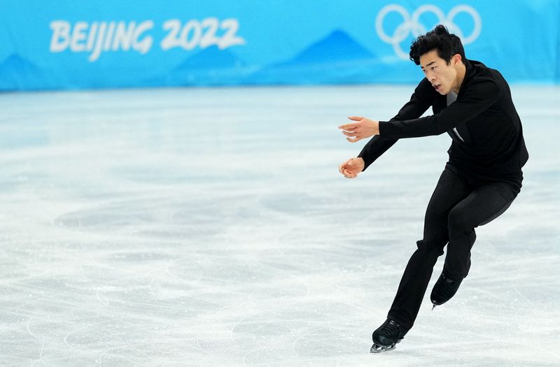 &copy; Reuters. Nathan Chen, de Estados Unidos, en acción durante la prueba de patinaje individual masculino en el programa corto de patinaje artístico, en el Estadio Cubierto de la Capital, Pekín, China, 8 de febrero de 2022. REUTERS/Aleksandra Szmigiel