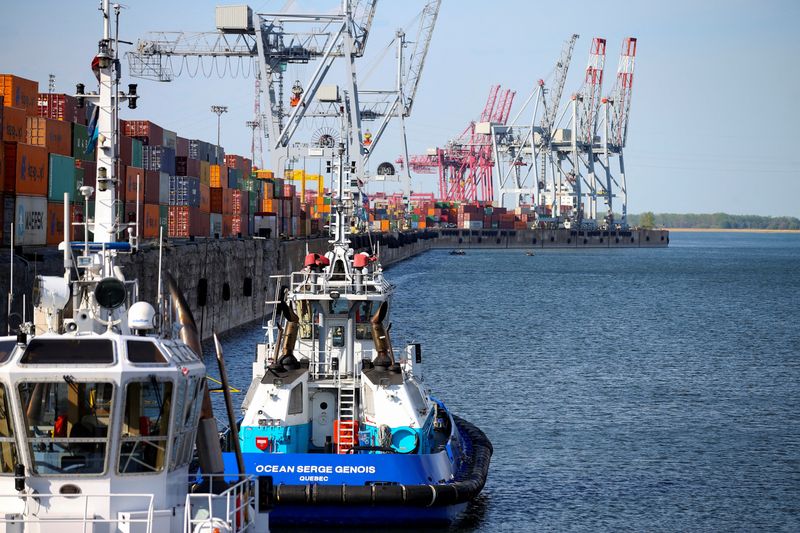 &copy; Reuters. FILE PHOTO: Tugs are seen in the Port of Montreal in Montreal, Quebec, Canada, May 17, 2021.  REUTERS/Christinne Muschi/File Photo