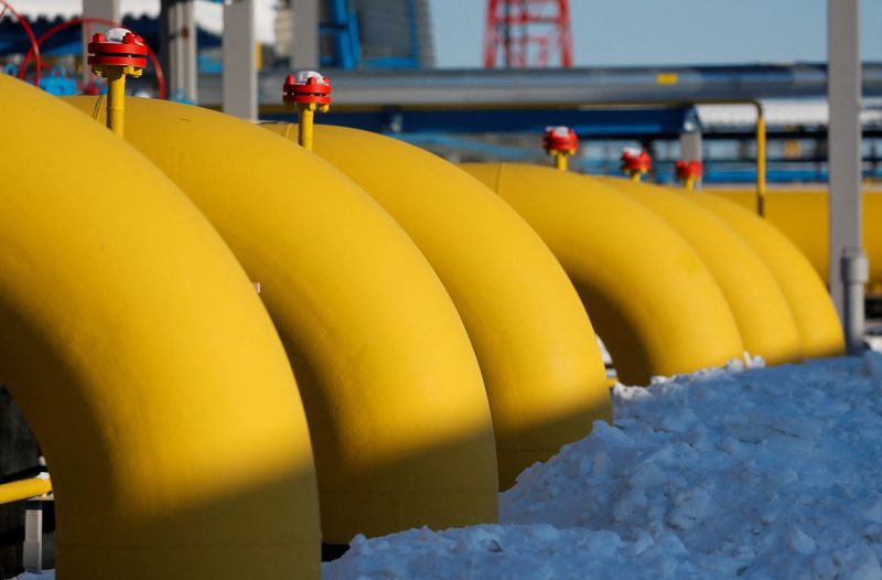 &copy; Reuters. FILE PHOTO: Gas pipelines are pictured at the Atamanskaya compressor station, part of Gazprom's Power Of Siberia project outside the far eastern town of Svobodny, in Amur region, Russia November 29, 2019. REUTERS/Maxim Shemetov.//File Photo