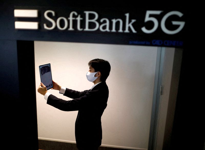Analysis-SoftBank's choice of New York for Arm listing deals a blow to London