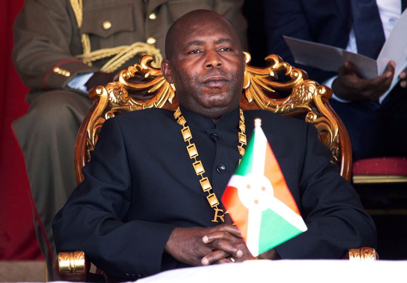 &copy; Reuters. FILE PHOTO: Burundi's President elect Evariste Ndayishimiye attends his inauguration ceremony following the sudden death of his predecessor Pierre Nkurunziza, amid the growing threat of the coronavirus disease (COVID-19), at the Ingoma stadium in Gitega, 