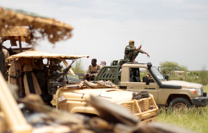 &copy; Reuters. Une unité de la Force Takuba a mené une opération dans le Liptako malien afin de renforcer la présence de l'armée malienne (FAMa) lors de laquelle près d'une trentaine de terroristes ont été "neutralisés", a déclaré mardi le ministère françai
