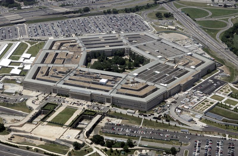 © Reuters. صورة من الجو لمبنى وزارة الدفاع الأمريكية (البنتاجون).