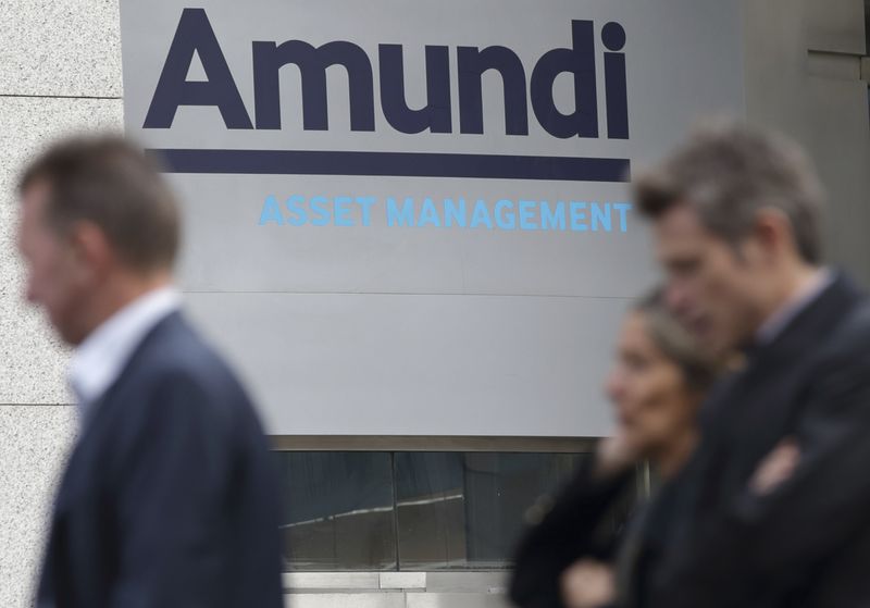 &copy; Reuters. Le gestionnaire d'actifs Amundi a annoncé mercredi avoir déjà dépassé ses objectifs stratégiques pour 2022, alors qu'il a fait état de résultats annuels en forte hausse l'an dernier grâce à la croissance du retail et de ses activités en Asie. /
