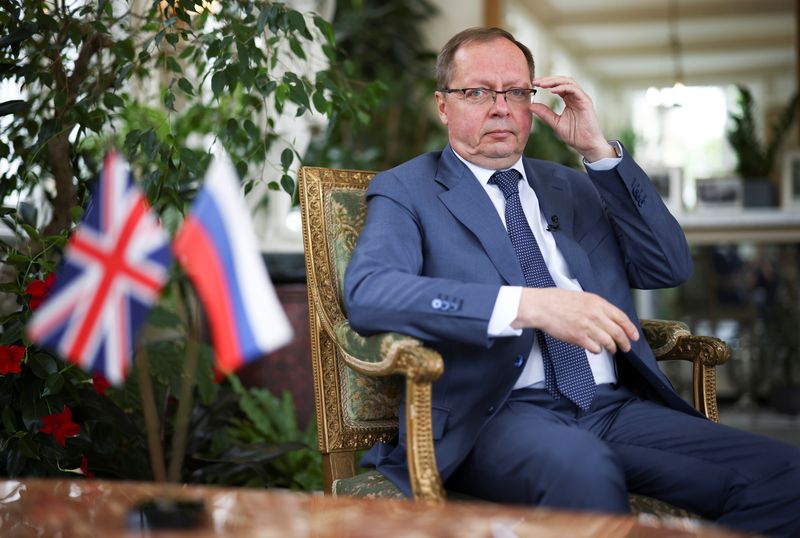 &copy; Reuters. أندري كلين سفير روسيا في لندن داخل مقر إقامته في 20 مايو أيار 2021. رويترز