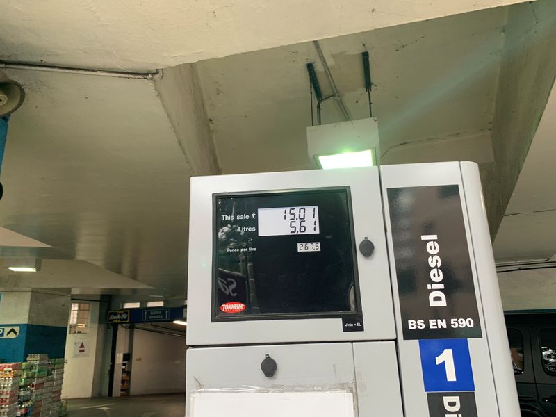 &copy; Reuters. FILE PHOTO: A view shows a fuel pump at a petrol station in Chelsea neighbourhood, in London, Britain October 18, 2021. Dmitry Zhdannikov/REUTERS