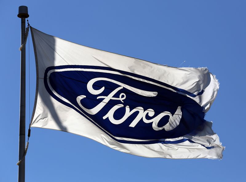 &copy; Reuters. FILE PHOTO: A Ford flag flies outside the Oakville Assembly Plant as workers with UNIFOR attended a ratification vote nearby, in Oakville, Ontario, Canada November 6, 2016. REUTERS/Chris Helgren