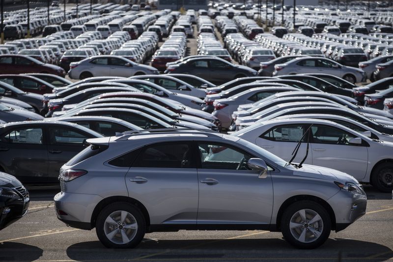 &copy; Reuters. FILE PHOTO: New cars are seen at the Toyota plant in Cambridge, Ontario, Canada, March 31, 2014. REUTERS/Mark Blinch