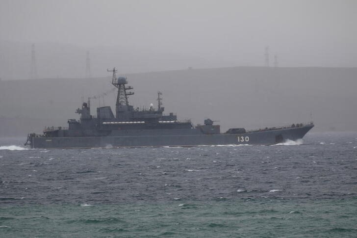 &copy; Reuters. The Russian Navy's large landing ship Korolev sets sail in the Dardanelles, on its way to the Black Sea, in Canakkale, Turkey February 8, 2022. REUTERS/Yoruk Isik
