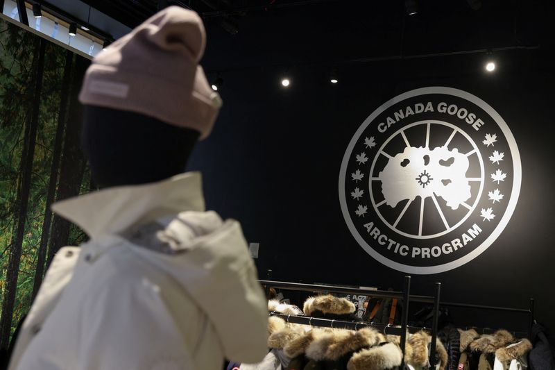 &copy; Reuters. FILE PHOTO - The logo of Canada Goose is seen in a store in Manhattan, New York City, U.S., February 7, 2022. REUTERS/Andrew Kelly