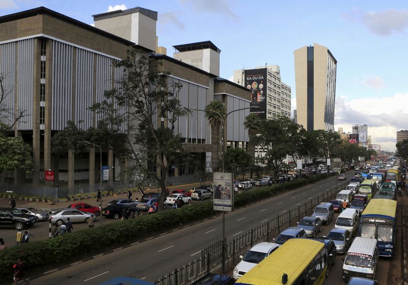 &copy; Reuters. FILE PHOTO: A view of evening traffic near Kenya's Central Bank offices in capital Nairobi November 10, 2015. REUTERS/Noor Khamis/File Photo