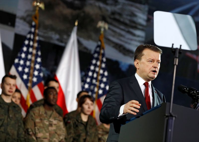 &copy; Reuters. وزير الدفاع البولندي ماريوش بلاشتاك - صورة من أرشيف رويترز. 