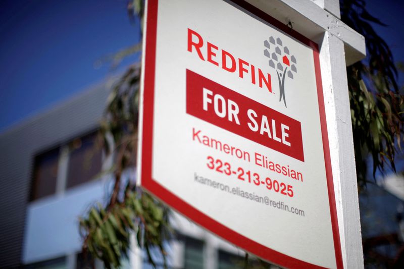 &copy; Reuters. FILE PHOTO: A home for sale  is seen in Santa Monica, California, September 27, 2010. REUTERS/Lucy Nicholson