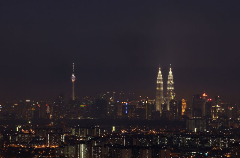 &copy; Reuters. FILE PHOTO: A view of the skyline of Malaysia's capital Kuala Lumpur September 21, 2010. REUTERS/Bazuki Muhammad