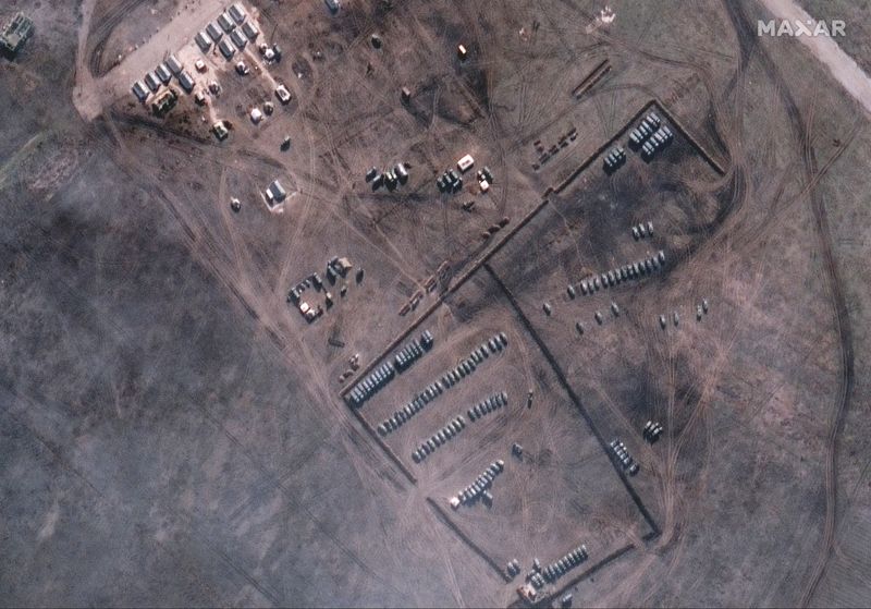 &copy; Reuters. صورة بالقمر الصناعي لانتشار عسكري في منطقة القرم على الحدود الروسية الأوكرانية في صورة لرويترز من ماكسار تكنولوجيز بتاريخ 9 فبراير شباط 2022. 
