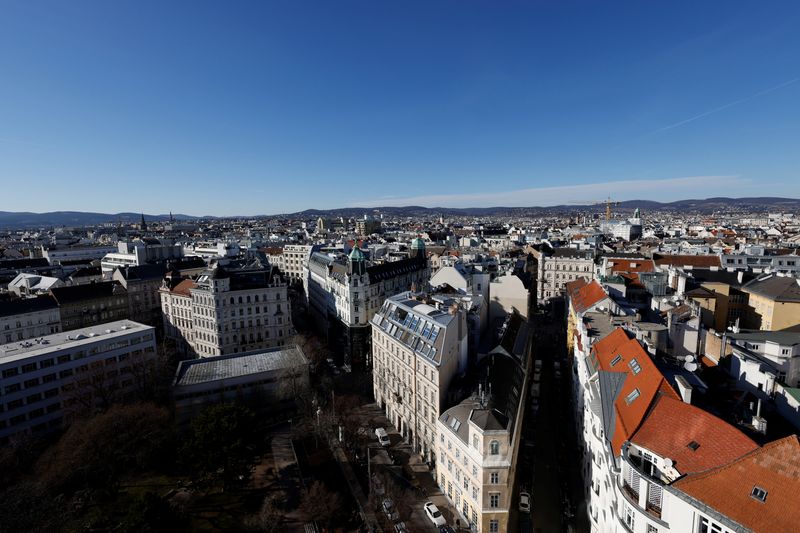 &copy; Reuters. FILE PHOTO: A view of apartment buildings in Vienna, Austria, February 10, 2022.  REUTERS/Leonhard Foeger