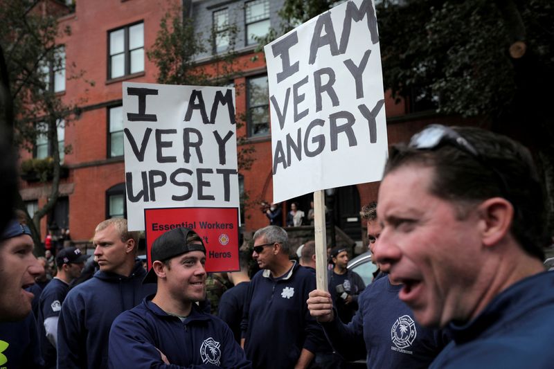 &copy; Reuters. Funcionários públicos protestam na cidade de Nova York contra a obrigatoriedade de vacinação 
28/10/2021
REUTERS/Mike Segar