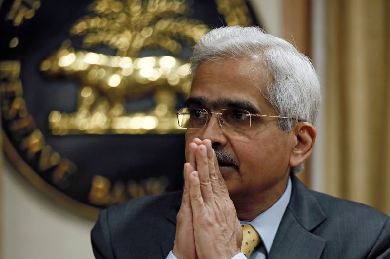 &copy; Reuters. FILE PHOTO: The Reserve Bank of India (RBI) Governor Shaktikanta Das greets the media as he arrives at a news conference after a monetary policy review in Mumbai, India, February 6, 2020. REUTERS/Francis Mascarenhas