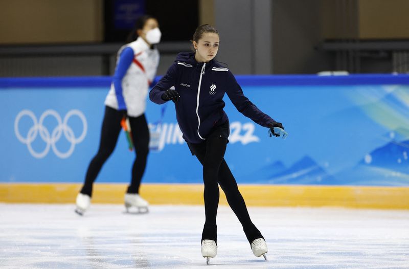 &copy; Reuters. La patinadora rusa Kamila Valieva durante un entrenamiento llevado a cabo en el Estadio Nacional de Pekín, China, el 14 de febrero de 2022. REUTERS/Evgenia Novozhenina