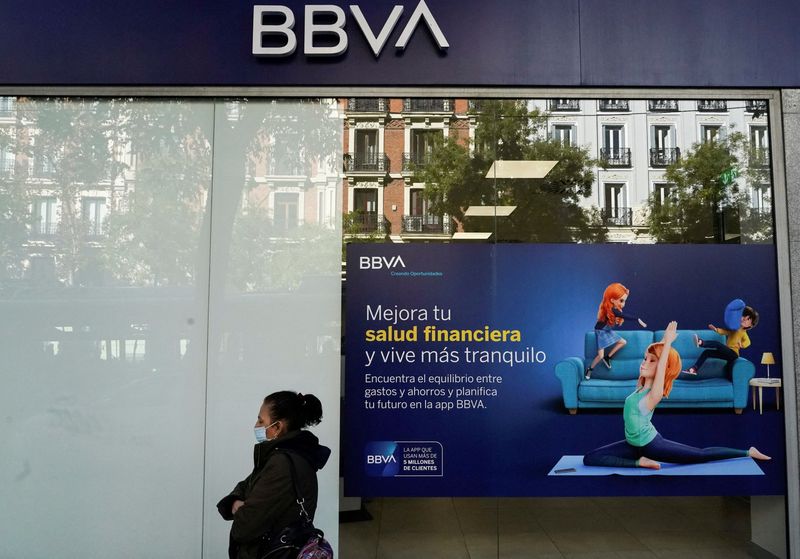 &copy; Reuters. FILE PHOTO: A woman walks past a BBVA bank branch in Madrid, Spain, November 15, 2021. REUTERS/Juan Medina