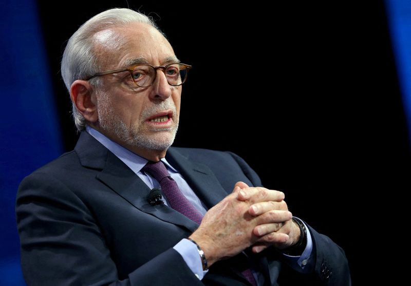 &copy; Reuters. FILE PHOTO: Nelson Peltz, founding partner of Trian Fund Management LP, speaks at the WSJD Live conference in Laguna Beach, California October 25, 2016. REUTERS/Mike Blake