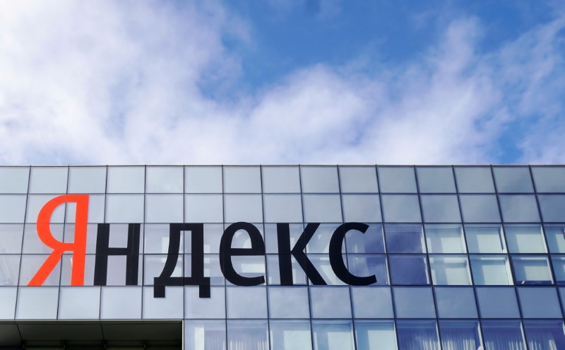 &copy; Reuters. FILE PHOTO: The logo of Russian internet group Yandex is pictured at the company's headquarter in Moscow, Russia October 4, 2018. REUTERS/Shamil Zhumatov/File Photo