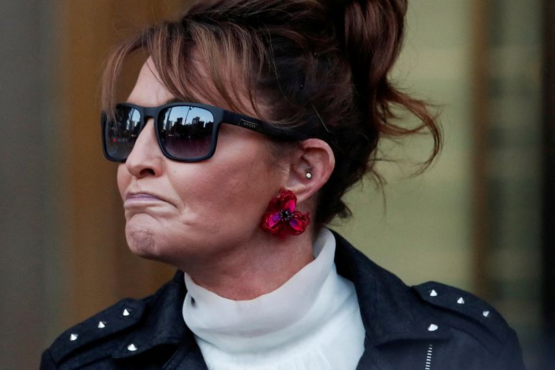 &copy; Reuters. FILE PHOTO: Sarah Palin, 2008 Republican vice presidential candidate and former Alaska governor, gestures as she exits the court during her defamation lawsuit against the New York Times, at the United States Courthouse in the Manhattan borough of New York