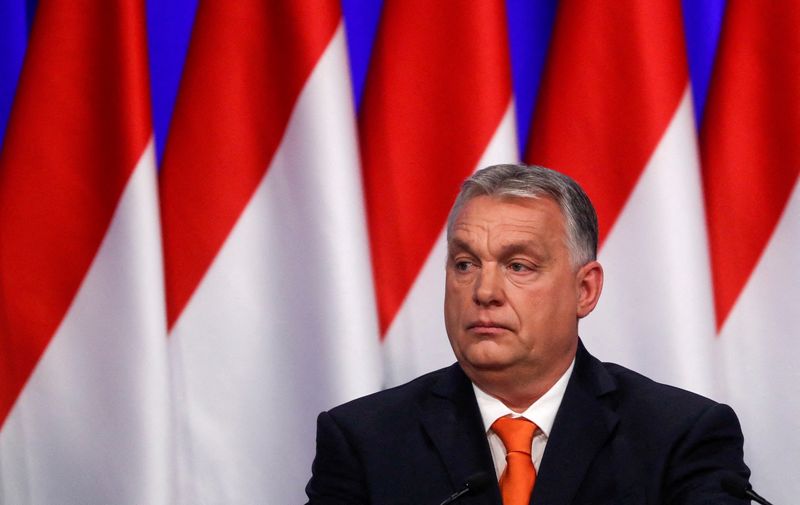 &copy; Reuters. FOTO DE ARCHIVO: El primer ministro húngaro, Viktor Orban, pronuncia su discurso anual sobre el estado de la nación en Budapest, Hungría, 12 de febrero de 2022. REUTERS/Bernadett Szabo/File Photo