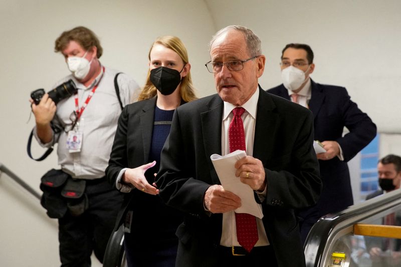 &copy; Reuters. FILE PHOTO: U.S. Senator Jim Risch (R-ID) walks through the U.S. Capitol in Washington, U.S., February 2, 2022. REUTERS/Elizabeth Frantz/File Photo