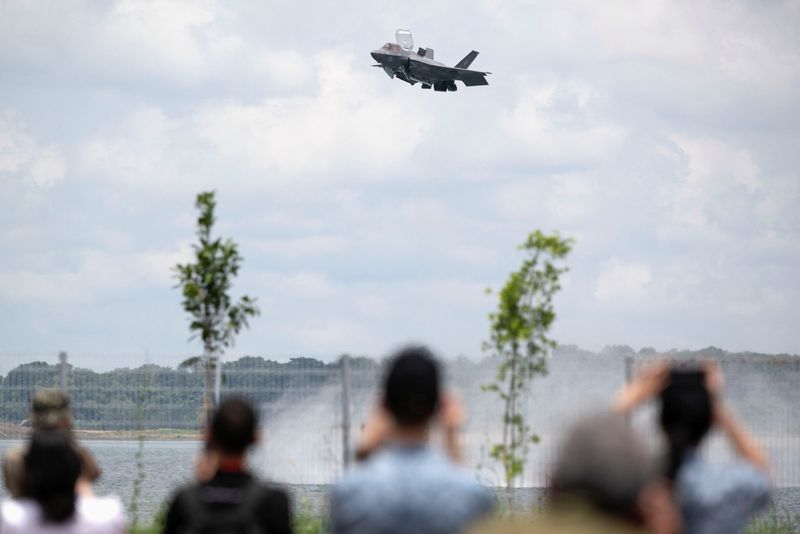&copy; Reuters. F-35B Stealth Fighter Jet of U.S. Marine Fighter Attack Squadron 242 performs during the aerial display at the Singapore Airshow in Singapore, February 15, 2022. REUTERS/Caroline Chia