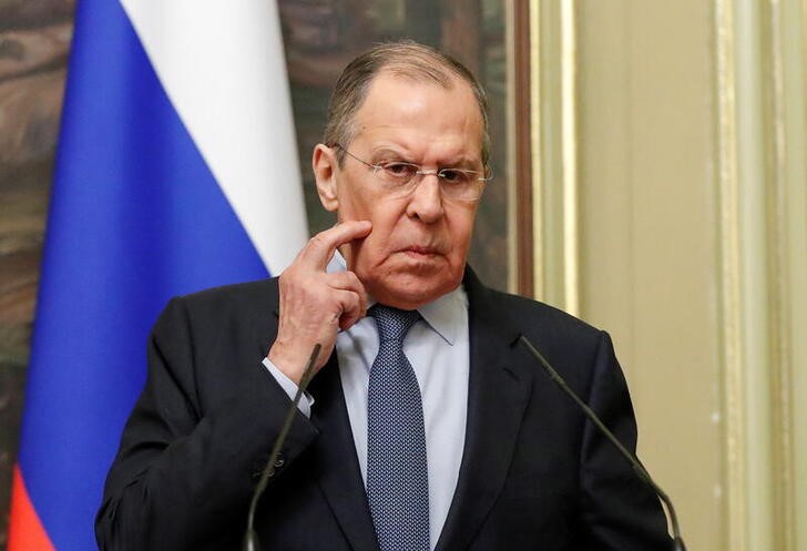 &copy; Reuters. Russia's Foreign Minister Sergei Lavrov attends a news conference following talks with his Brazilian counterpart Carlos Franca in Moscow, Russia February 16, 2022. REUTERS/Shamil Zhumatov/Pool