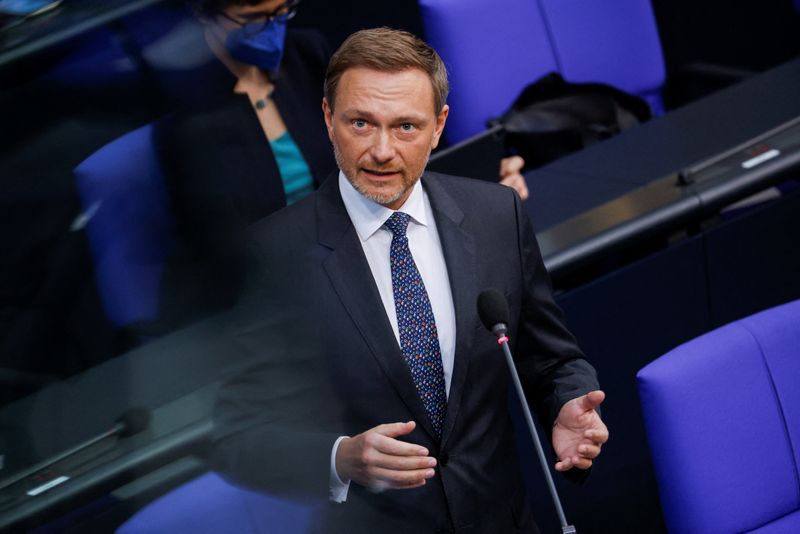&copy; Reuters. FILE PHOTO - German Finance Minister Christian Lindner answers questions during a plenary session of the lower house of parliament, the Bundestag in Berlin,Germany February 16, 2022. REUTERS/Michele Tantussi
