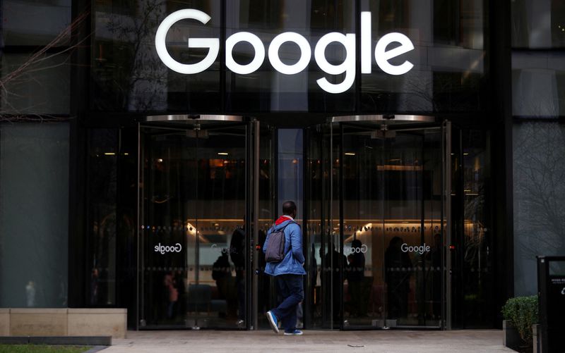 &copy; Reuters. FILE PHOTO: The Google logo is pictured at the entrance to the Google offices in London, Britain January 18, 2019. REUTERS/Hannah McKay/File Photo