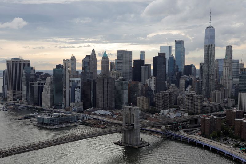 &copy; Reuters. FILE PHOTO: Downtown Manhattan's skyline is seen in New York City, U.S., August 21, 2021. REUTERS/Andrew Kelly/File Photo