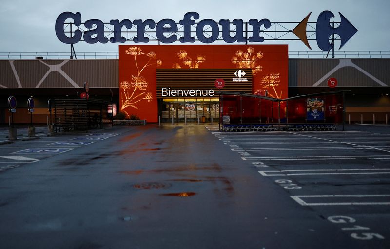 &copy; Reuters. FILE PHOTO  -  View of a Carrefour Hypermarket store in Nantes, France, February 4, 2022. REUTERS/Stephane Mahe